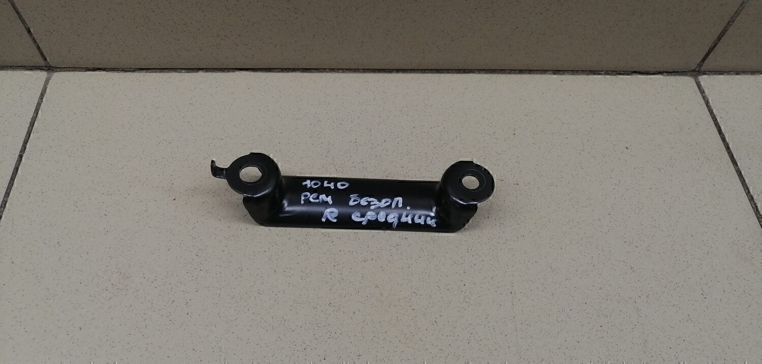 Кронштейн TOYOTA Hi Lux 2015>