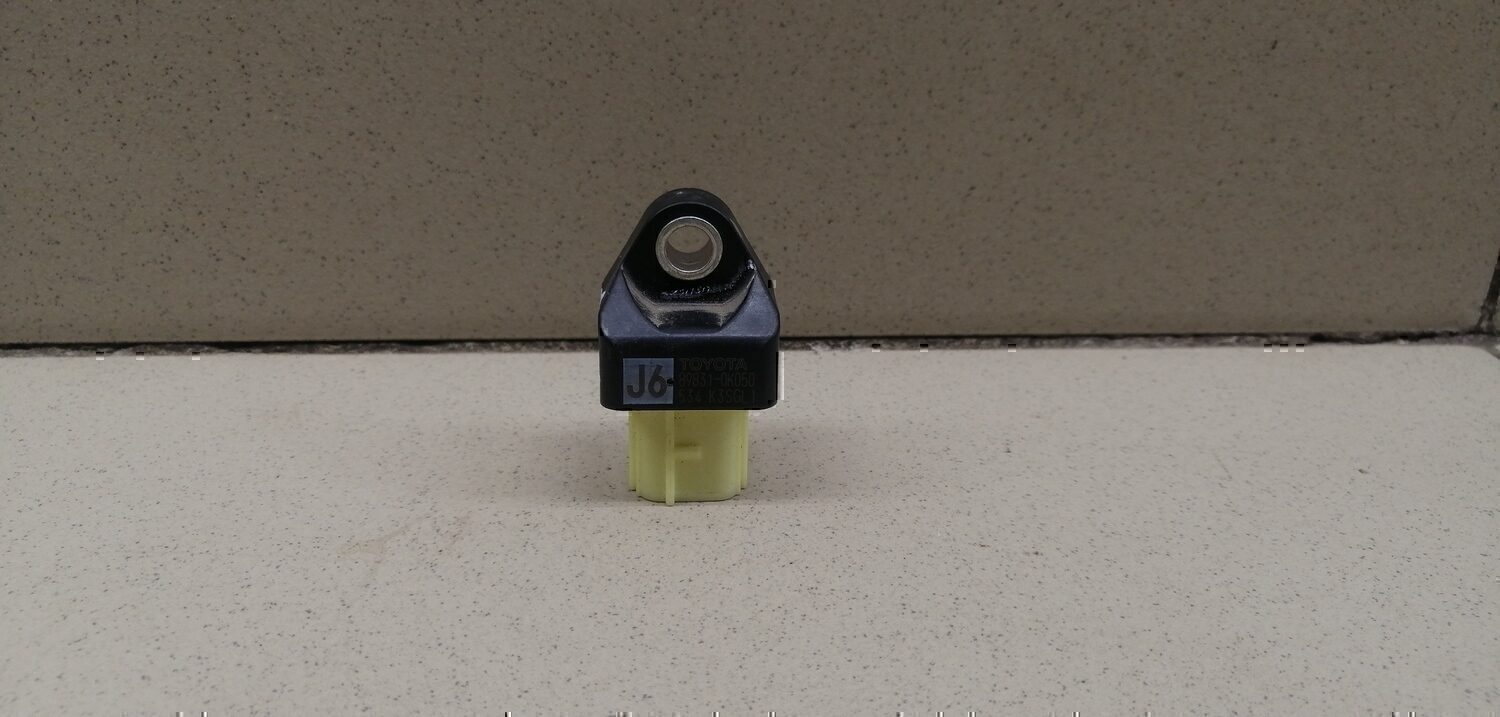 Датчик AIR BAG TOYOTA Hi Lux 2015>