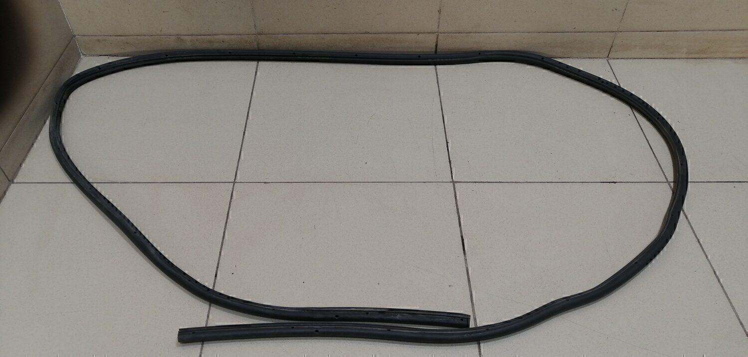 Уплотнитель двери FORD Focus II 2005-2008