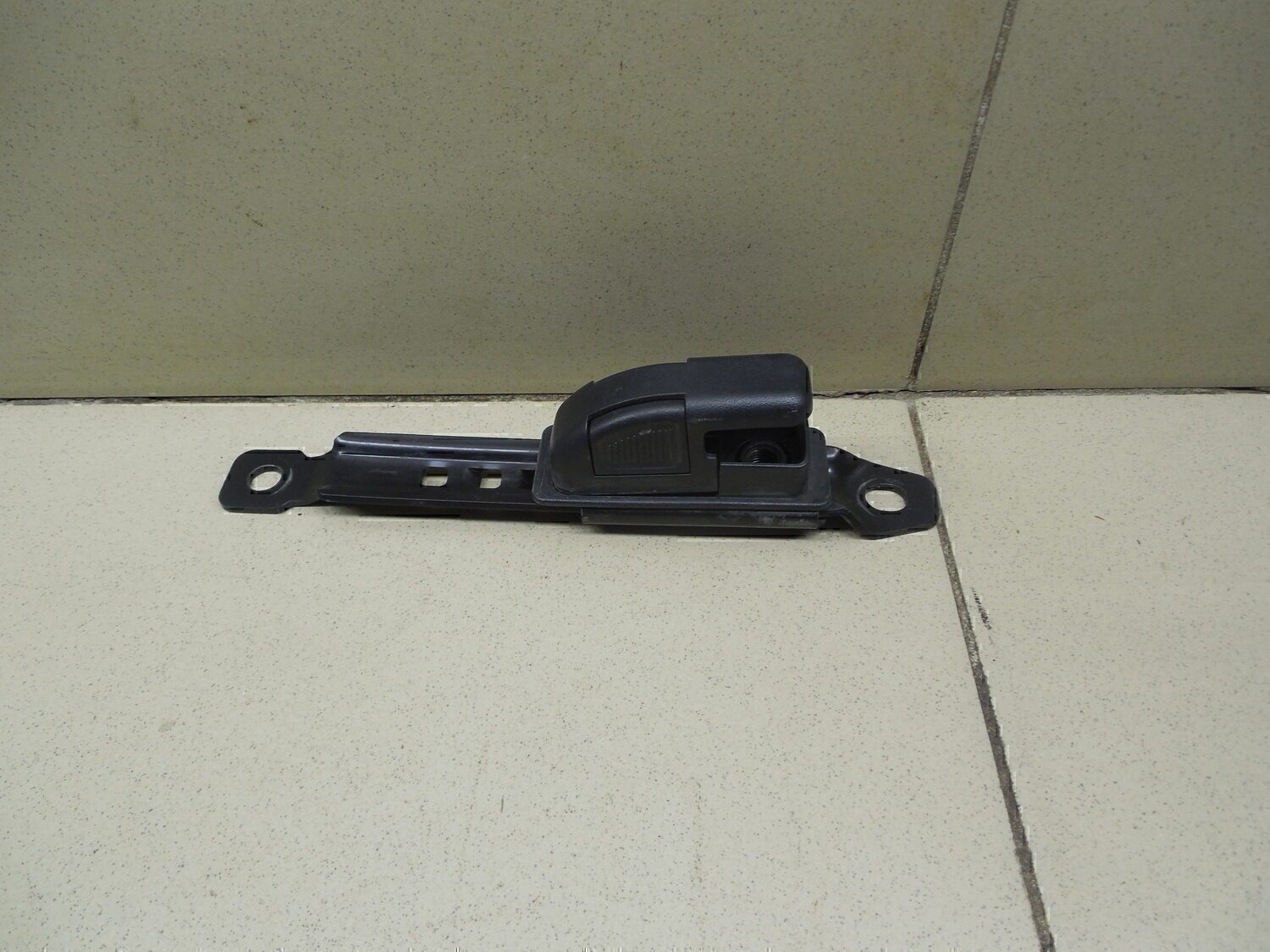 Механизм регулировки ремня безопасности Chery Bonus 3 (E3/A19) 2013-2017