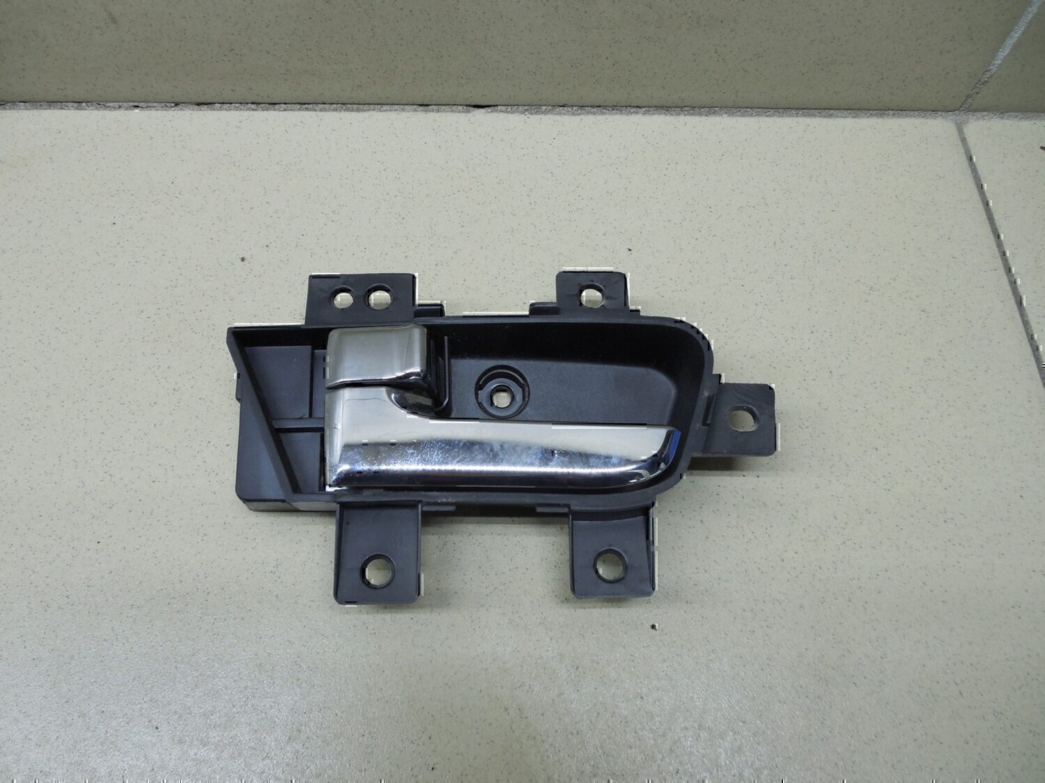 Ручка двери задней внутренняя левая Chery Bonus 3 (E3/A19) 2013-2017