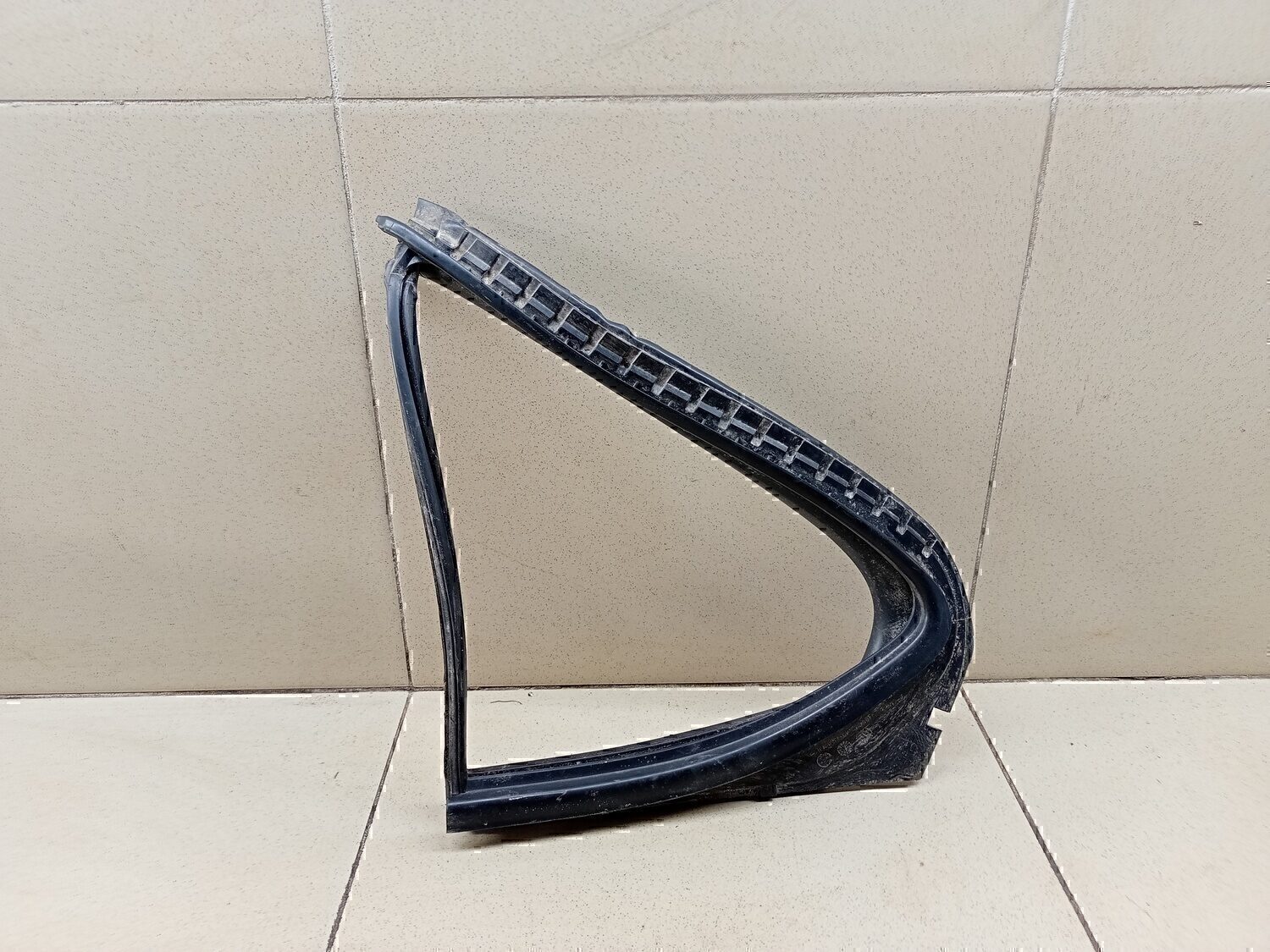 Уплотнитель стекла двери Chery Bonus 3 (E3/A19) 2013-2017