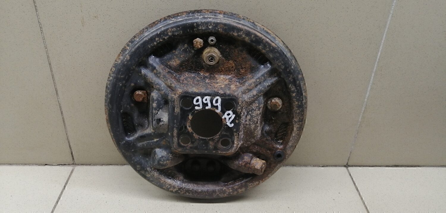 Щит опорный задний левый RENAULT Logan 2005-2014