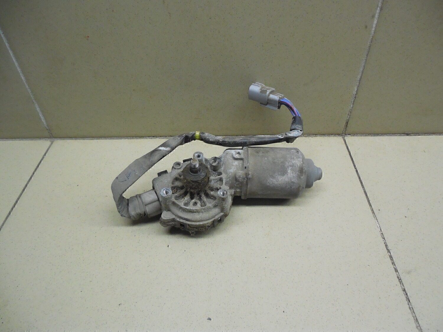 Моторчик стеклоочистителя передний TOYOTA Corolla E15 2006-2013