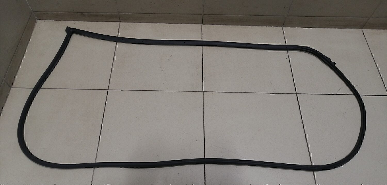 Уплотнитель двери TOYOTA Corolla E15 2006-2013