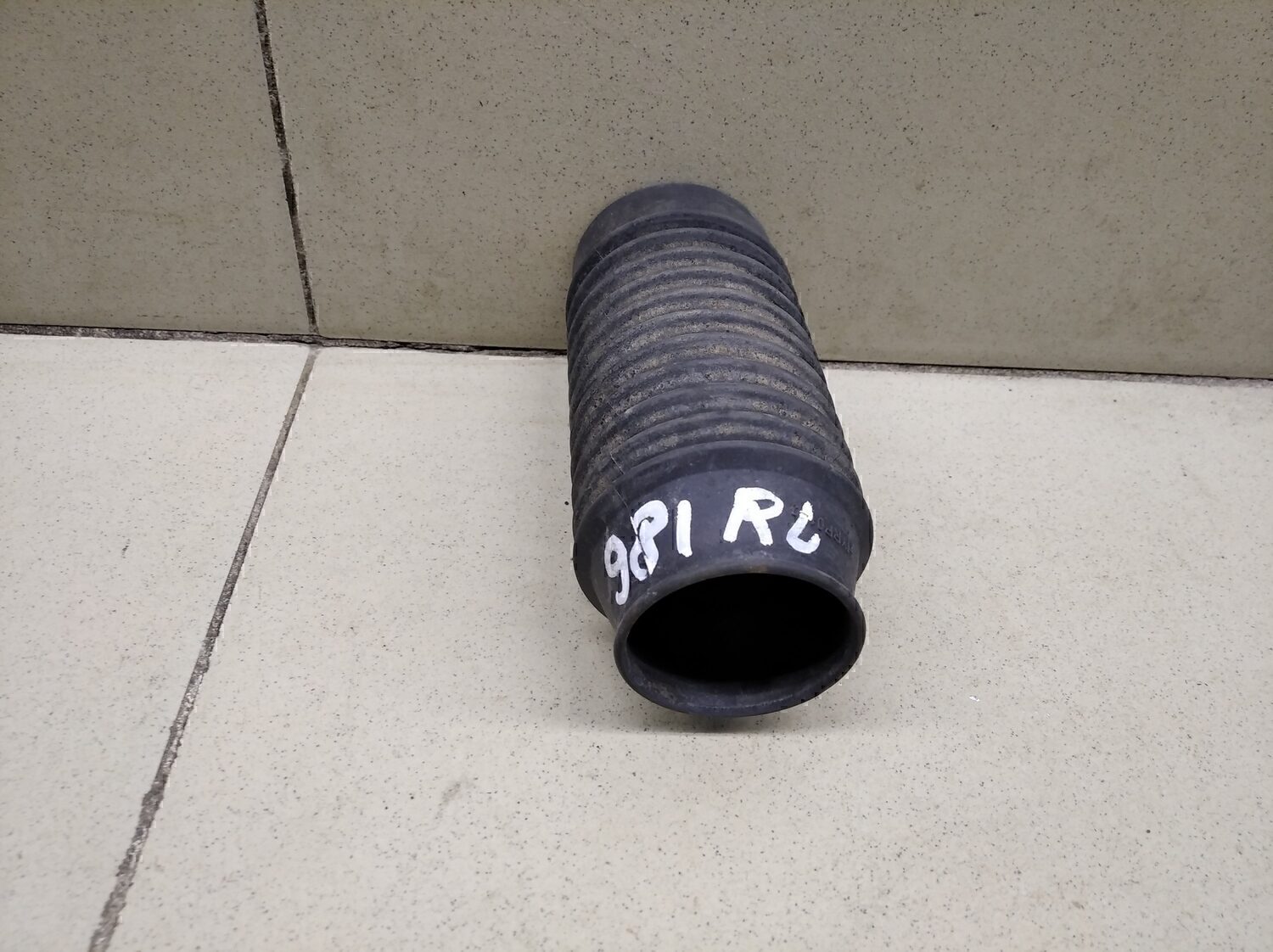 Пыльник заднего амортизатора Chevrolet Cruze 2009-2016