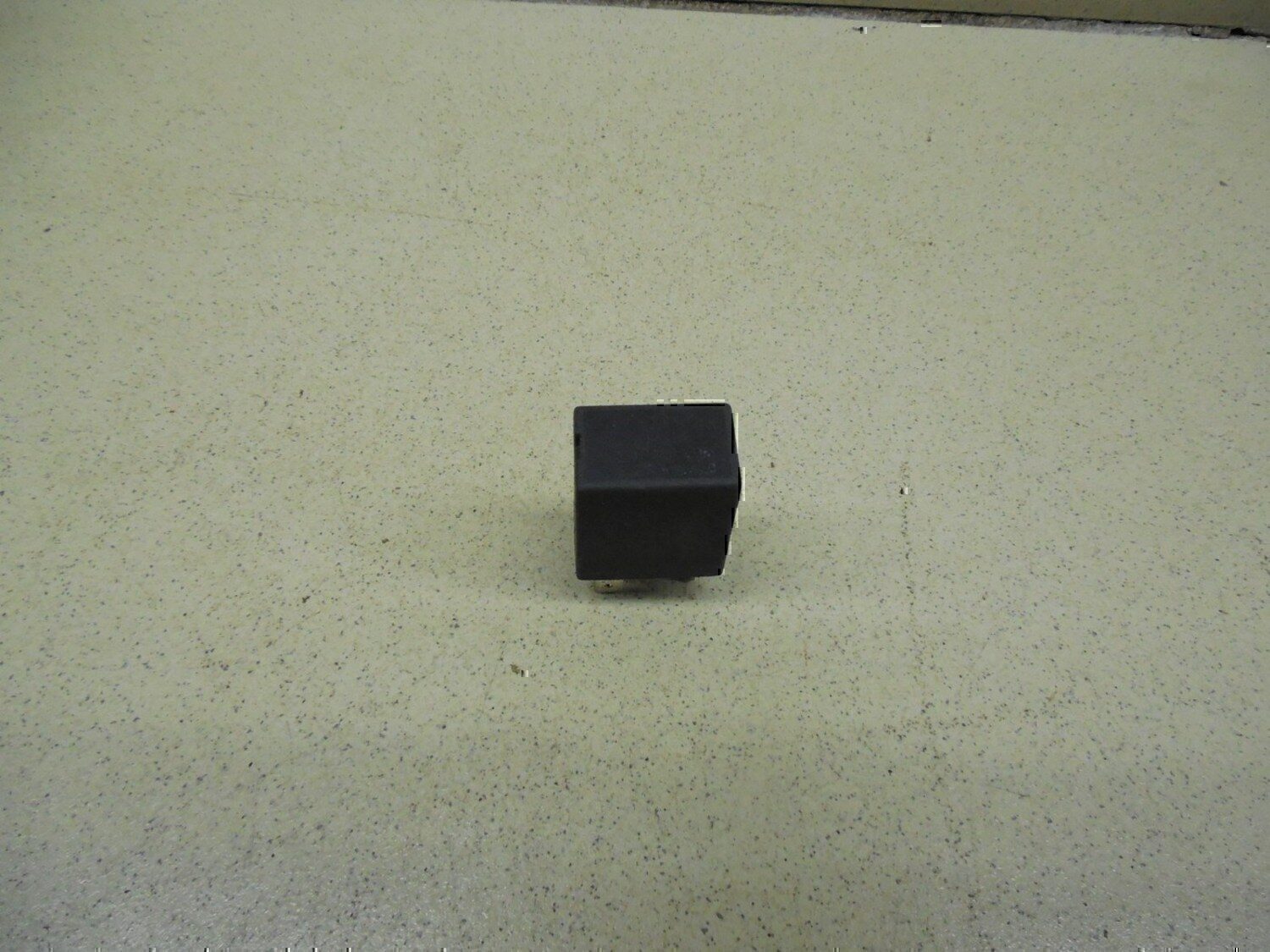 Реле FAW V5 2013>