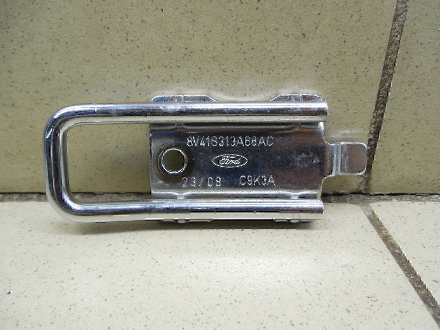 Кронштейн (сопут. товар) FORD Kuga 2008-2012