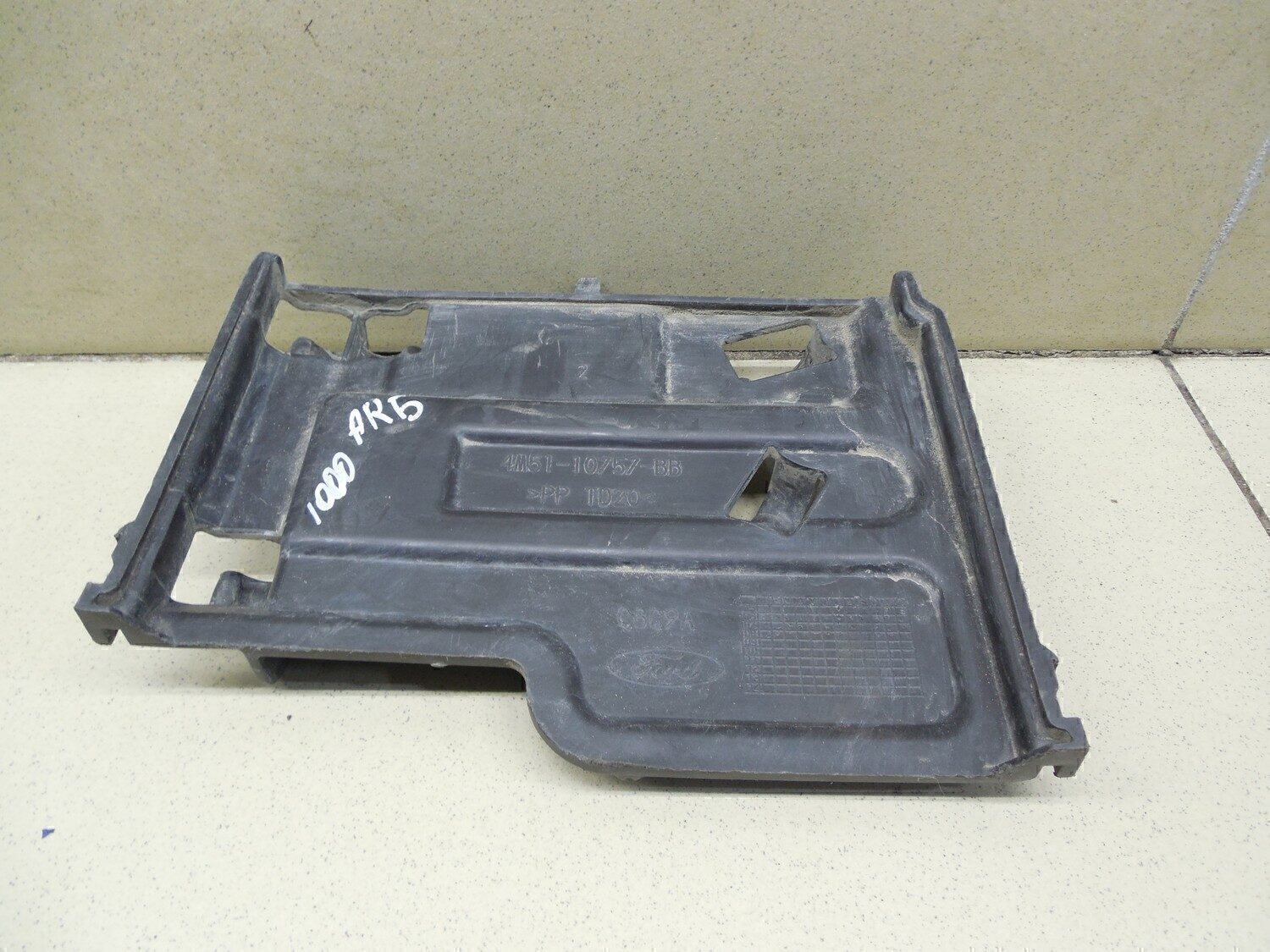 Крышка аккумулятора FORD Kuga 2008-2012