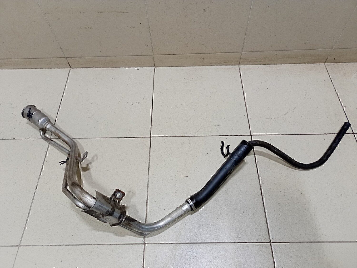 Горловина топливного бака FORD Kuga 2008-2012