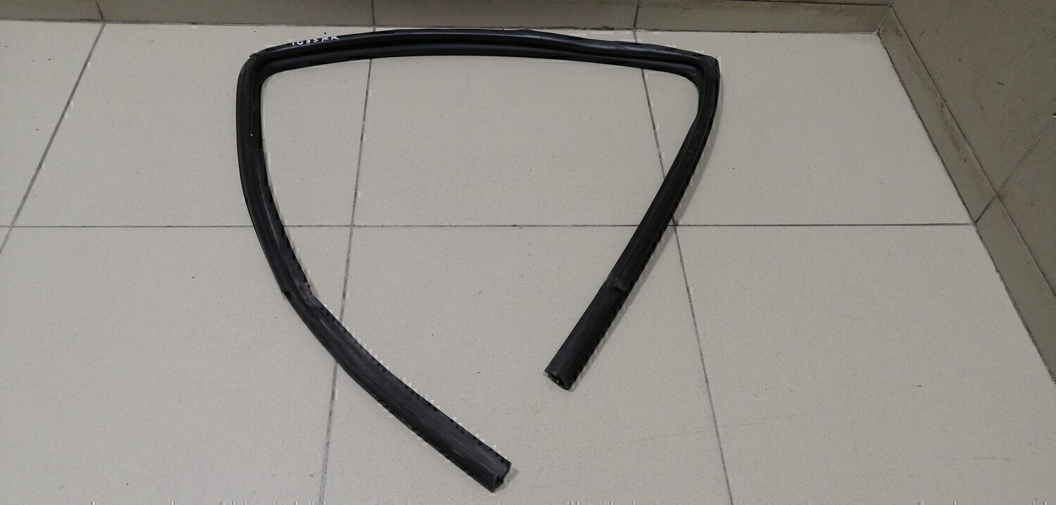 Уплотнитель стекла двери VAZ Lada Largus 2011>