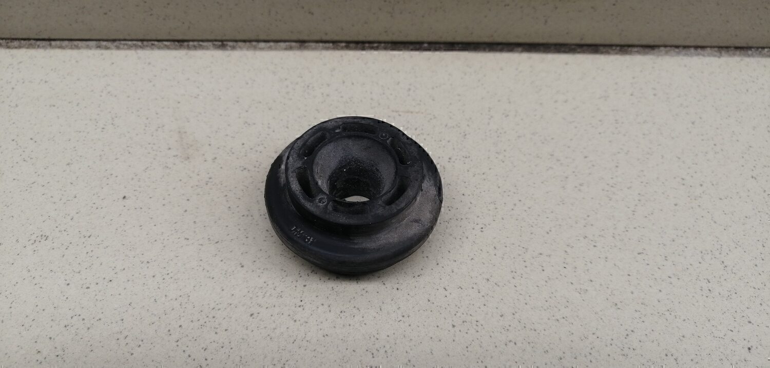 Подушка радиатора Chevrolet Captiva (C100) 2006-2010