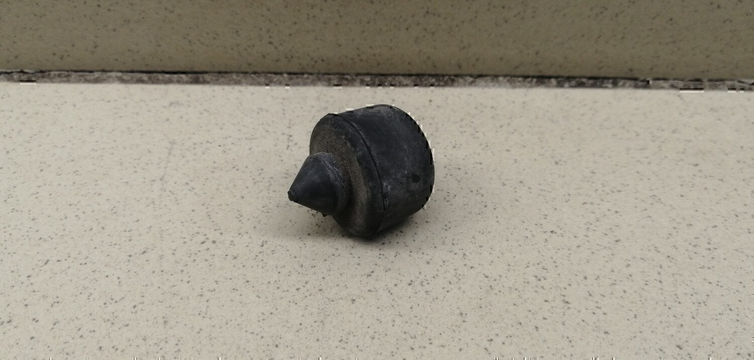 Отбойник капота Chevrolet Aveo (T200) 2003-2008