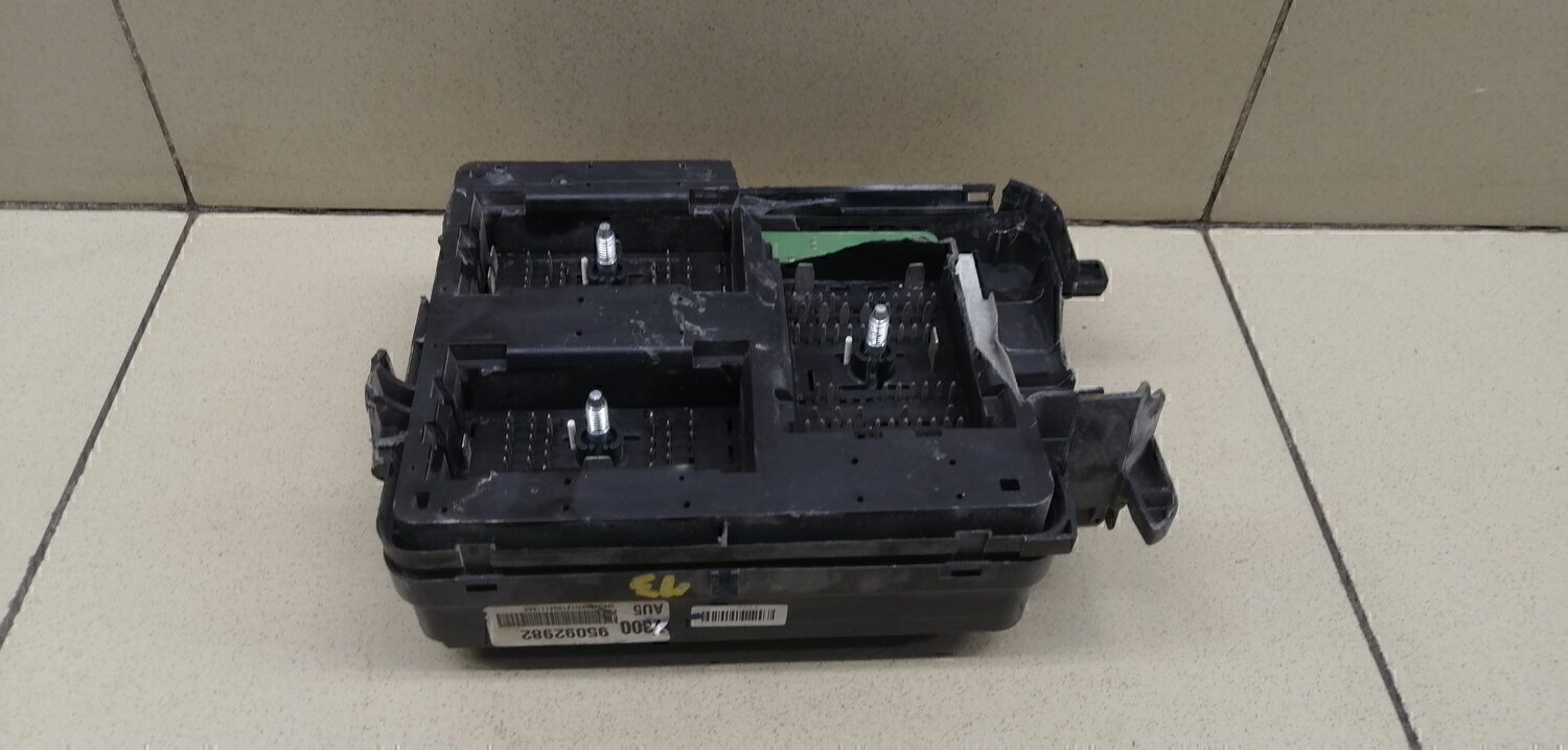 Блок предохранителей Chevrolet Aveo (T300) 2011>