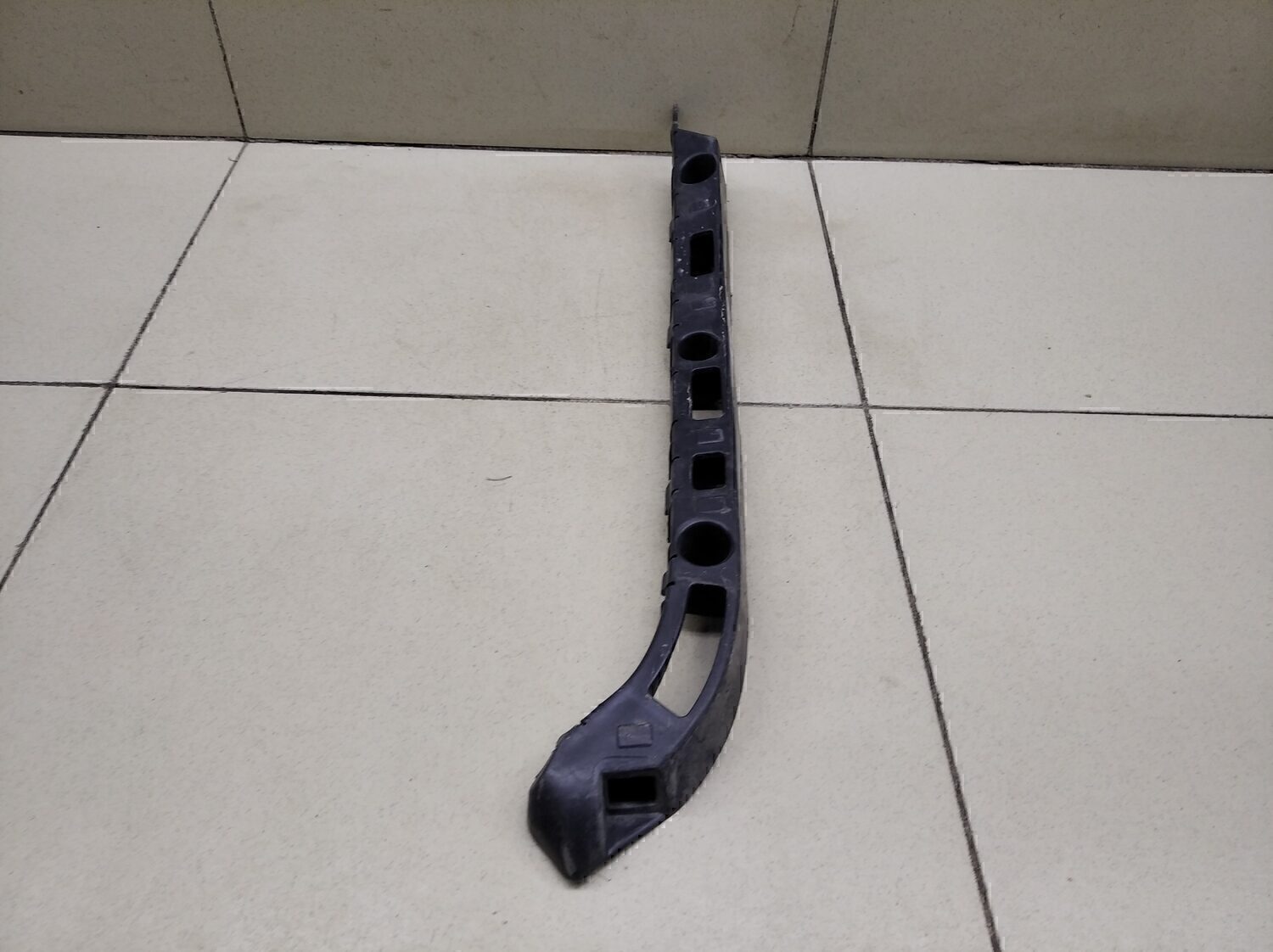 Направляющая заднего бампера Chevrolet Cruze 2009-2016