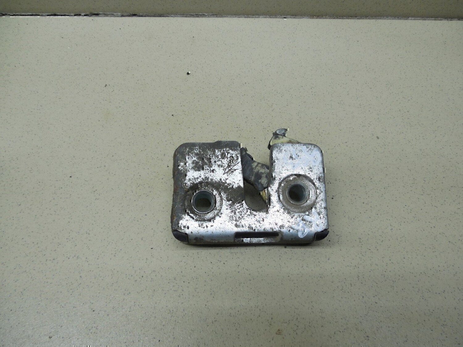 Замок двери задней правой UAZ Patriot 2003>