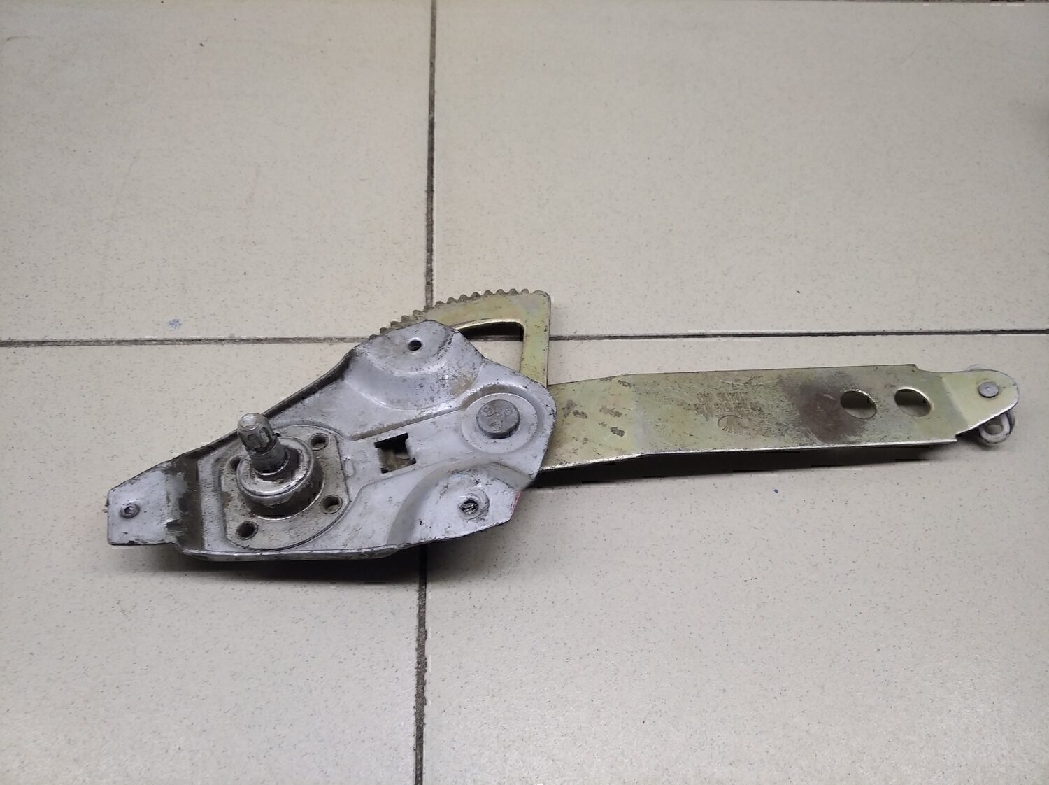 Стеклоподъемник механ. задний левый DAEWOO Nexia 1995-2016