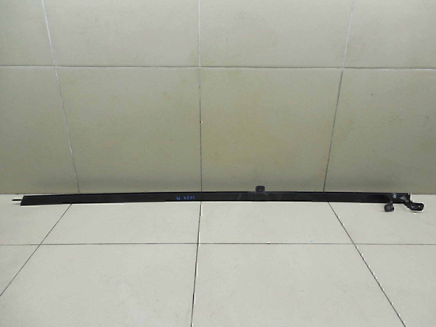 Направляющая стекла двери FORD Transit 2014>