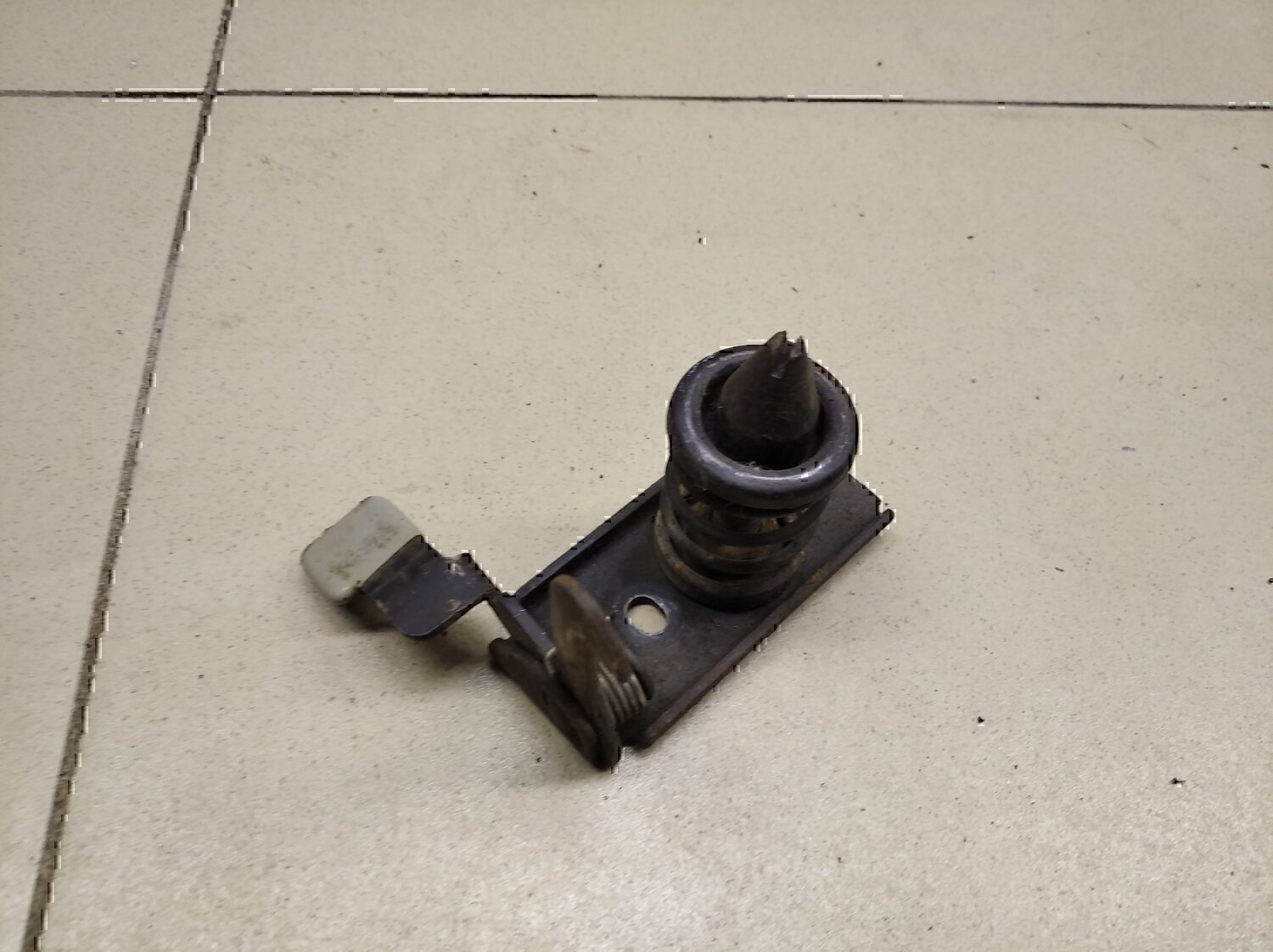 Замок капота Chevrolet Aveo (T200) 2003-2008