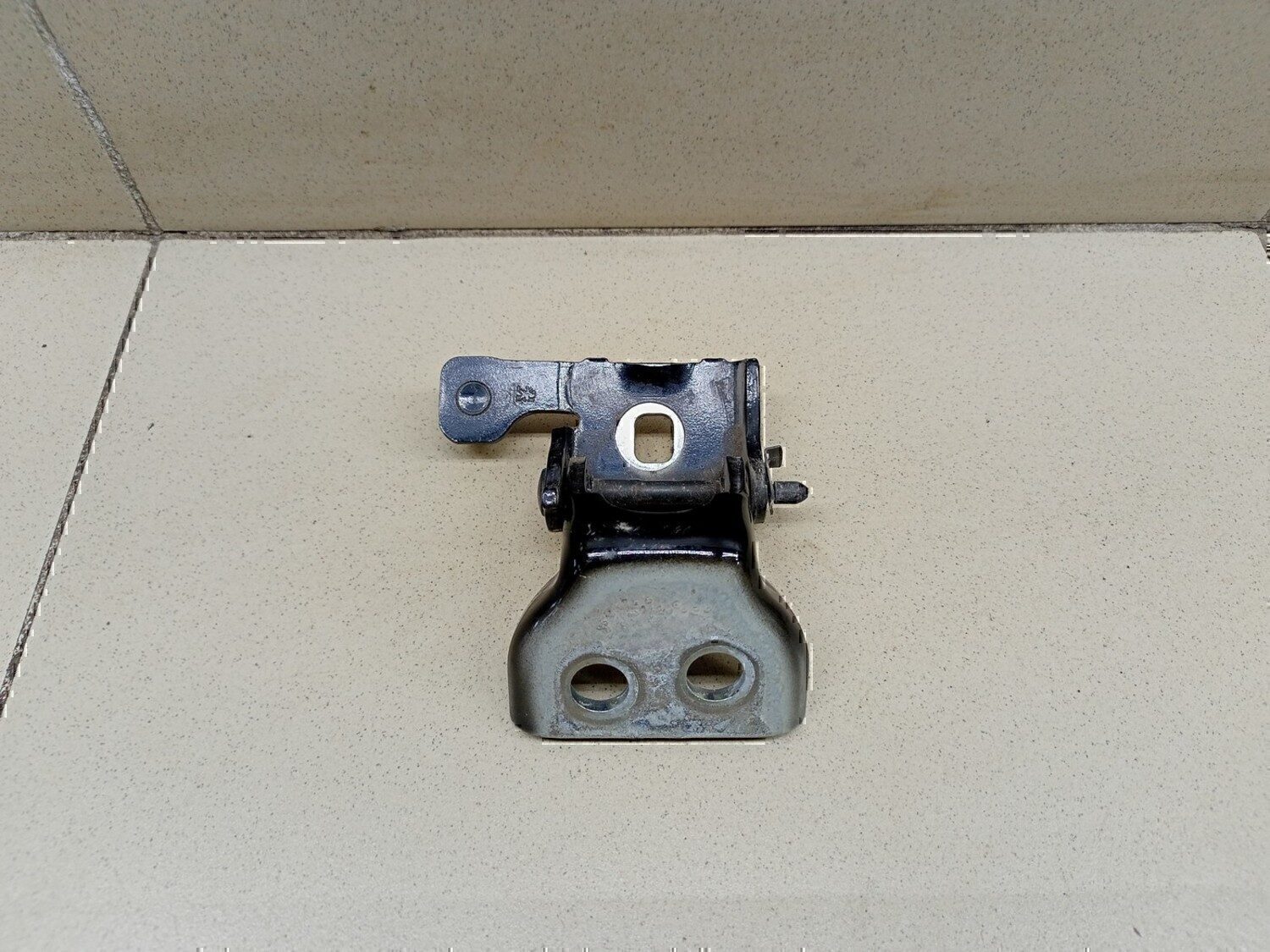 Петля двери передней правой нижняя PEUGEOT 308 I 2007-2015