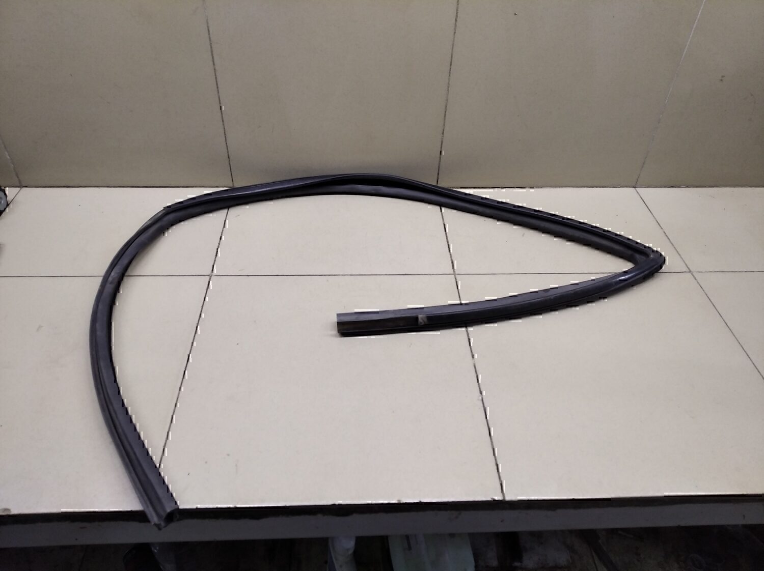 Уплотнитель стекла двери Chevrolet Aveo (T200) 2003-2008