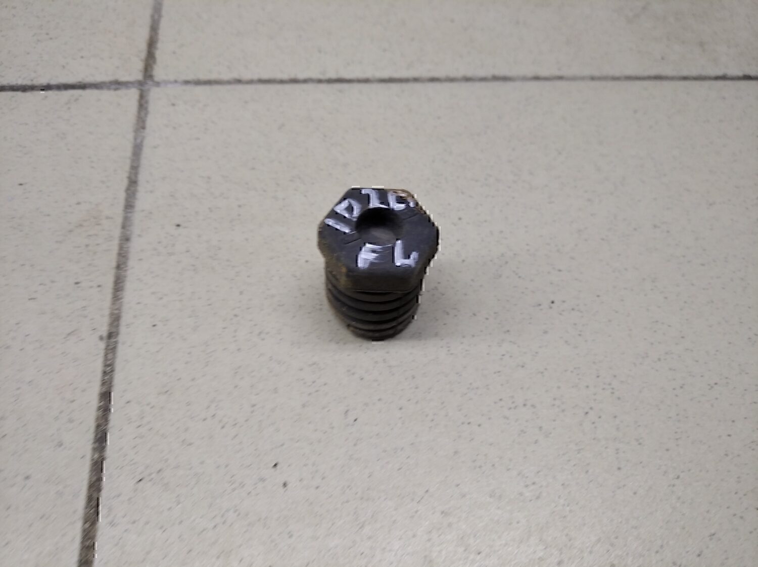 Отбойник капота Chevrolet Aveo (T200) 2003-2008