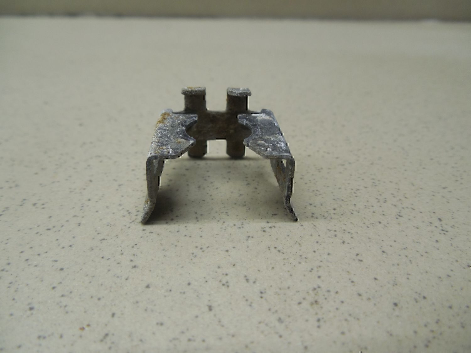 Кронштейн форсунки KIA RIO 2005-2011