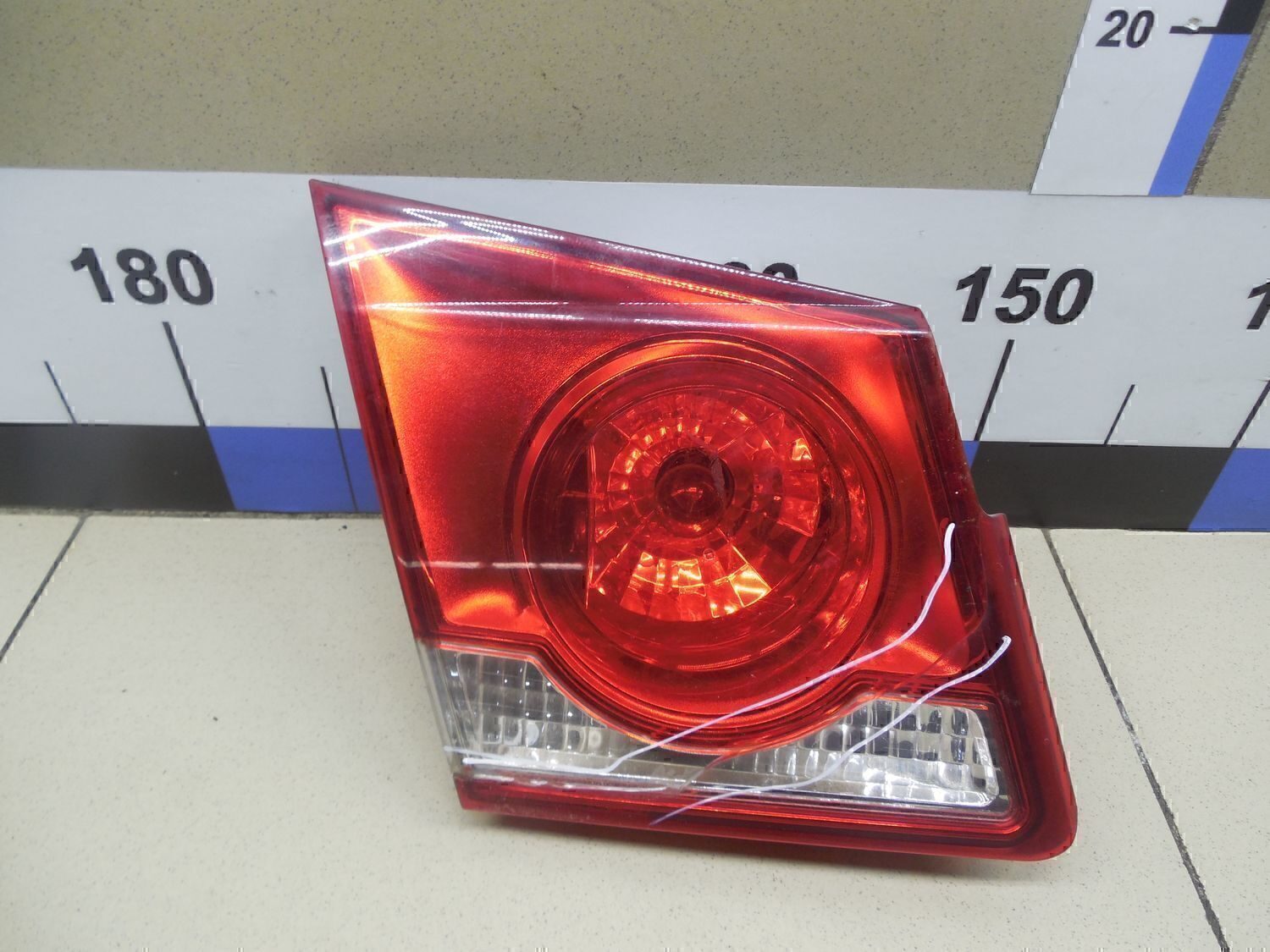Фонарь задний внутренний левый Chevrolet Cruze 2009-2016