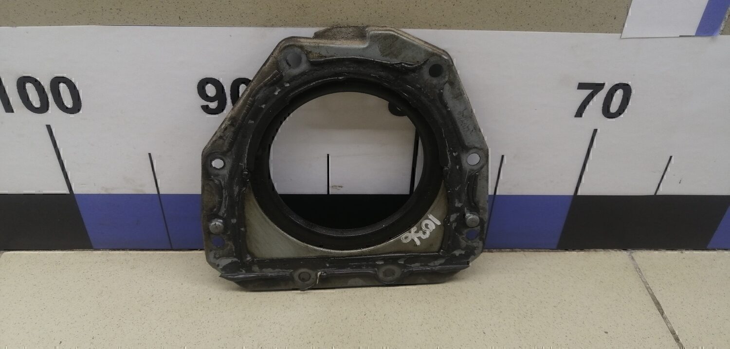 Крышка коленвала задняя Audi Passat [B6] 2005-2010