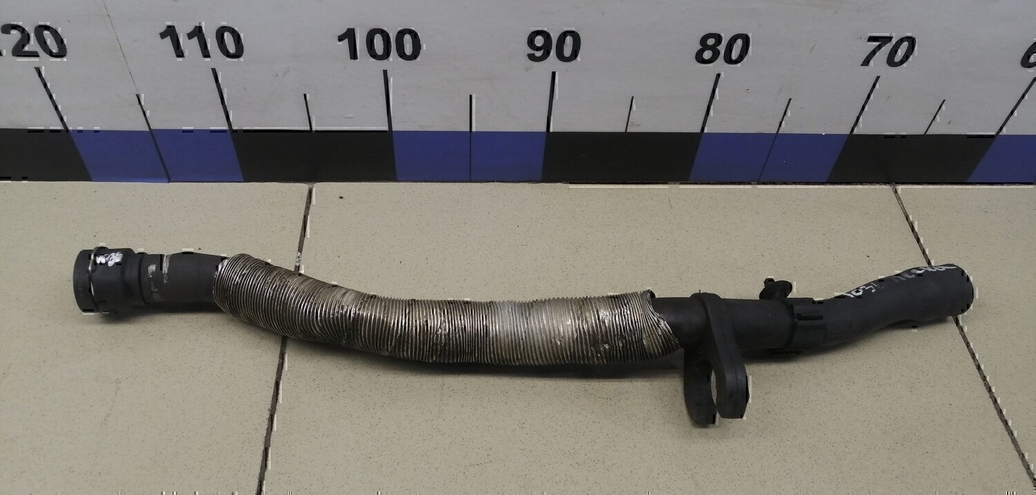 Патрубок отопителя Audi Tiguan 2011-2016