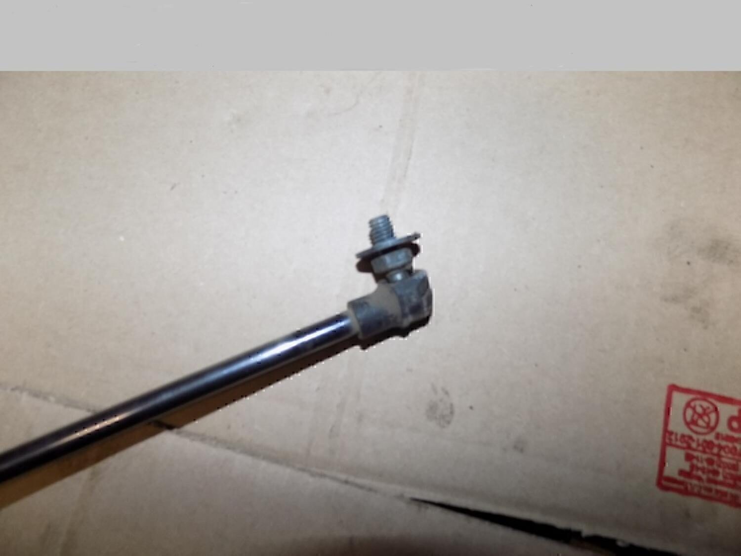 Амортизатор двери багажника MITSUBISHI Outlander (GF) 2012>