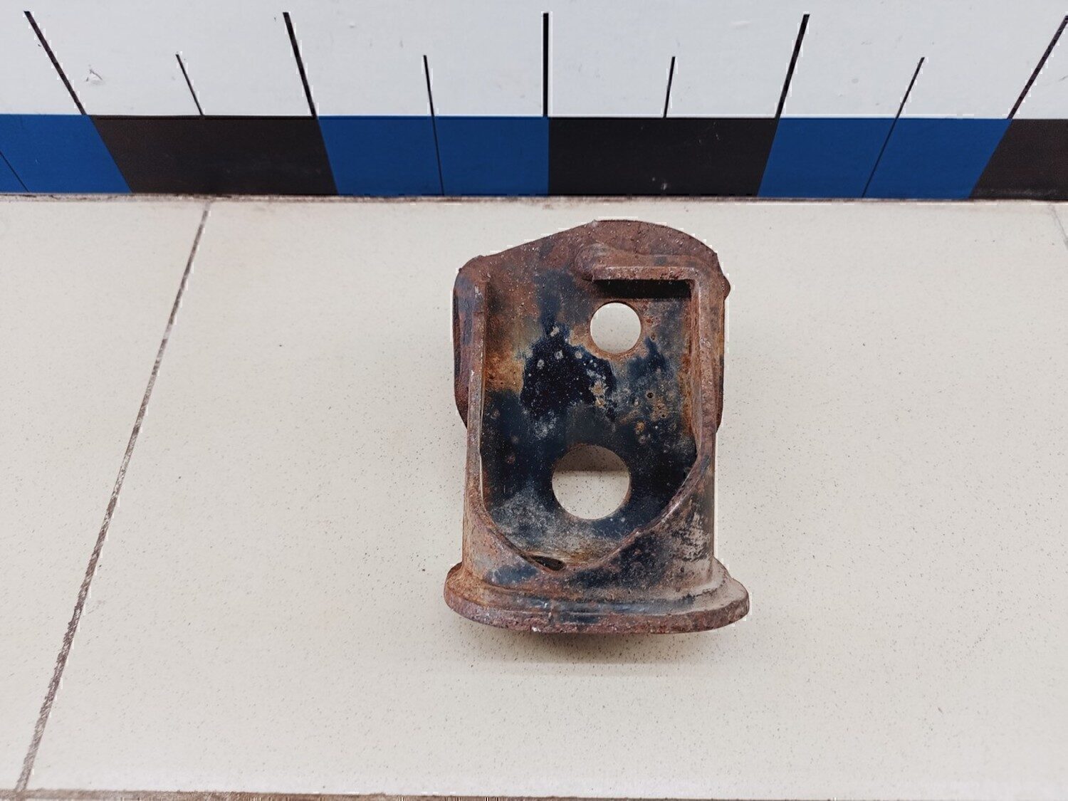 Кронштейн амортизатора правый TOYOTA RAV 4 2006-2013