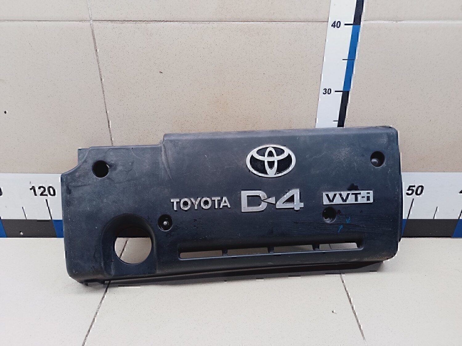 Накладка декоративная TOYOTA Avensis II 2003-2008