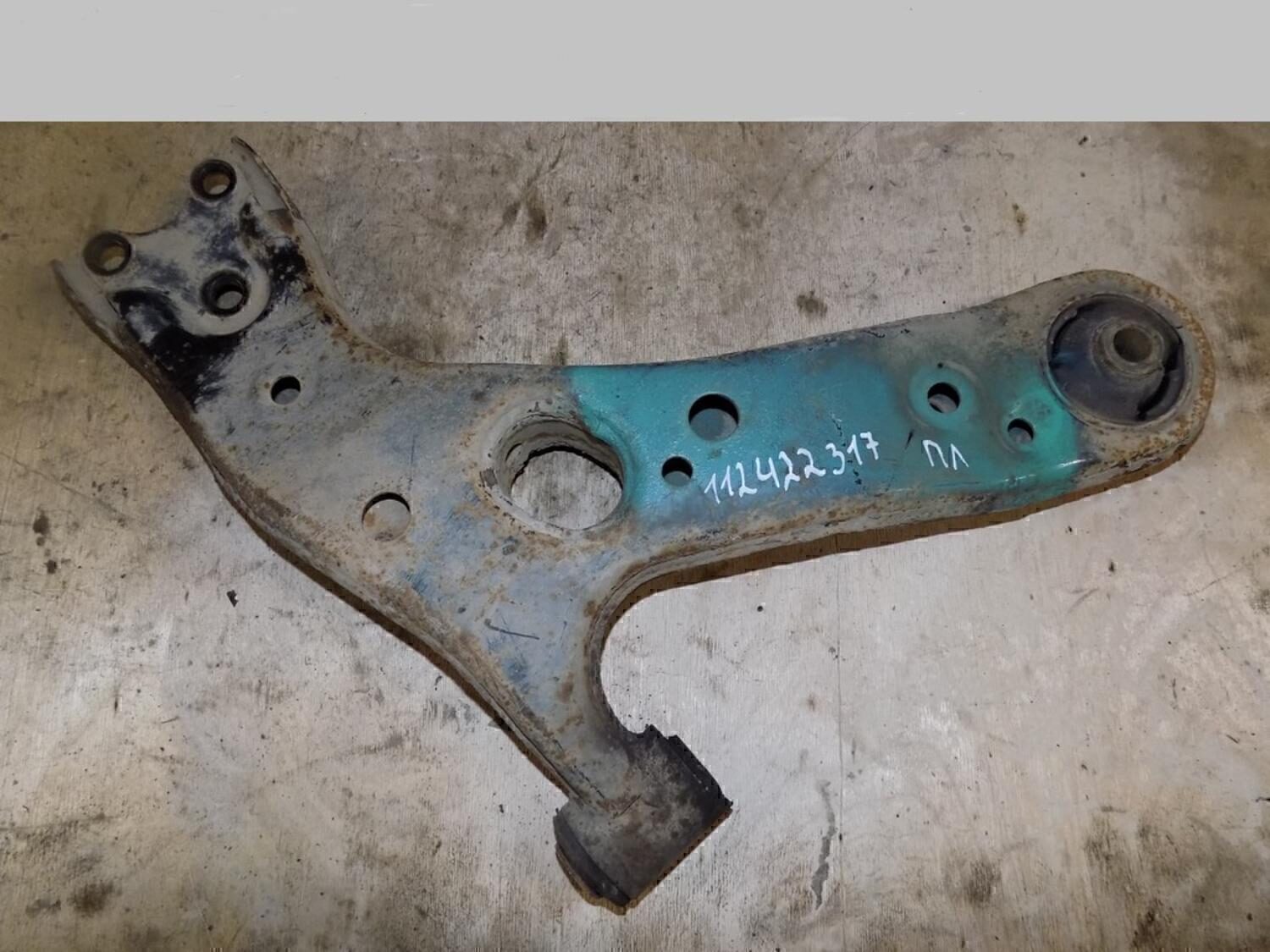 Рычаг передний левый TOYOTA Corolla E15 2006-2013