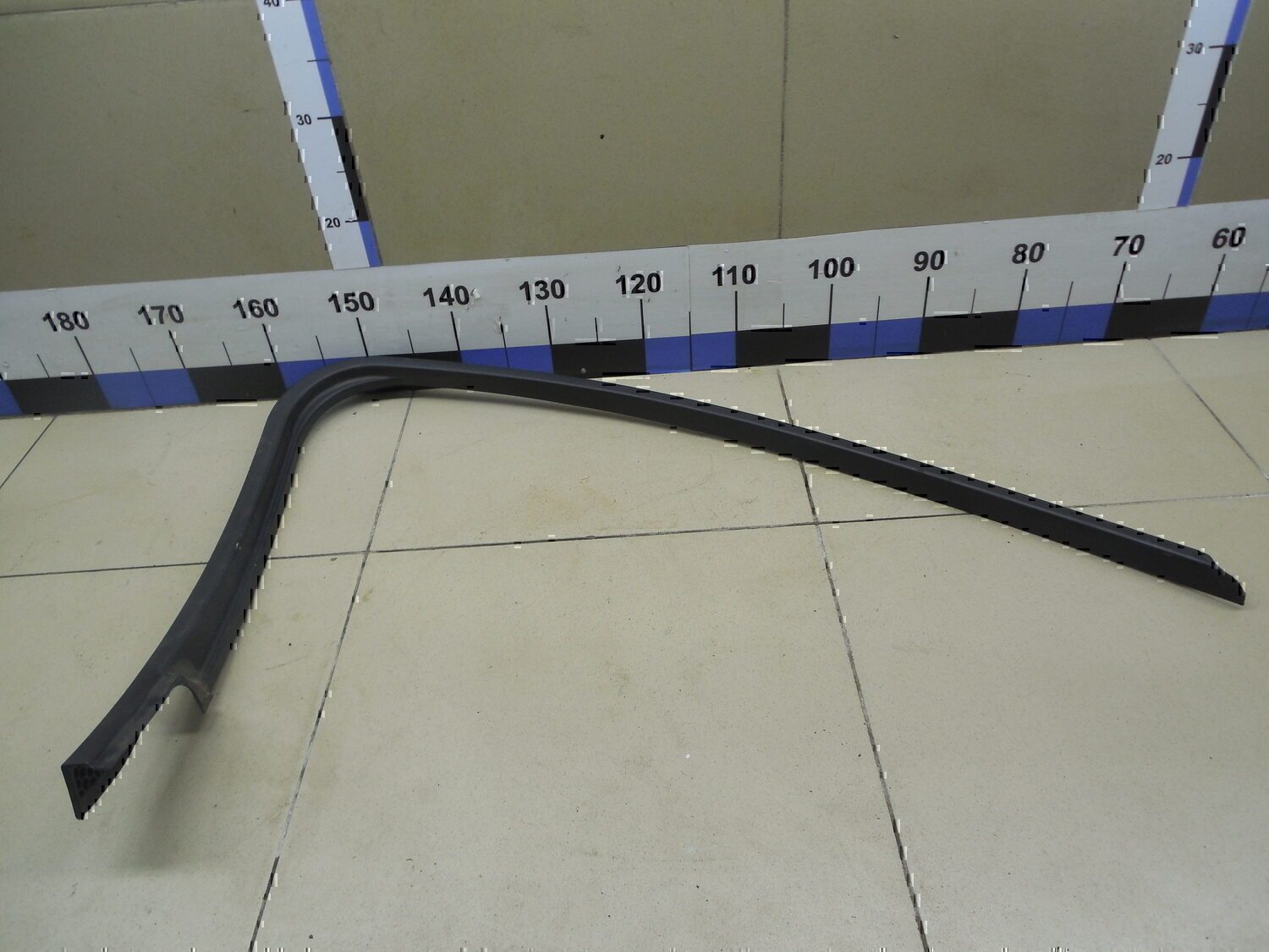 Накладка двери передней левой FORD Focus II 2005-2008