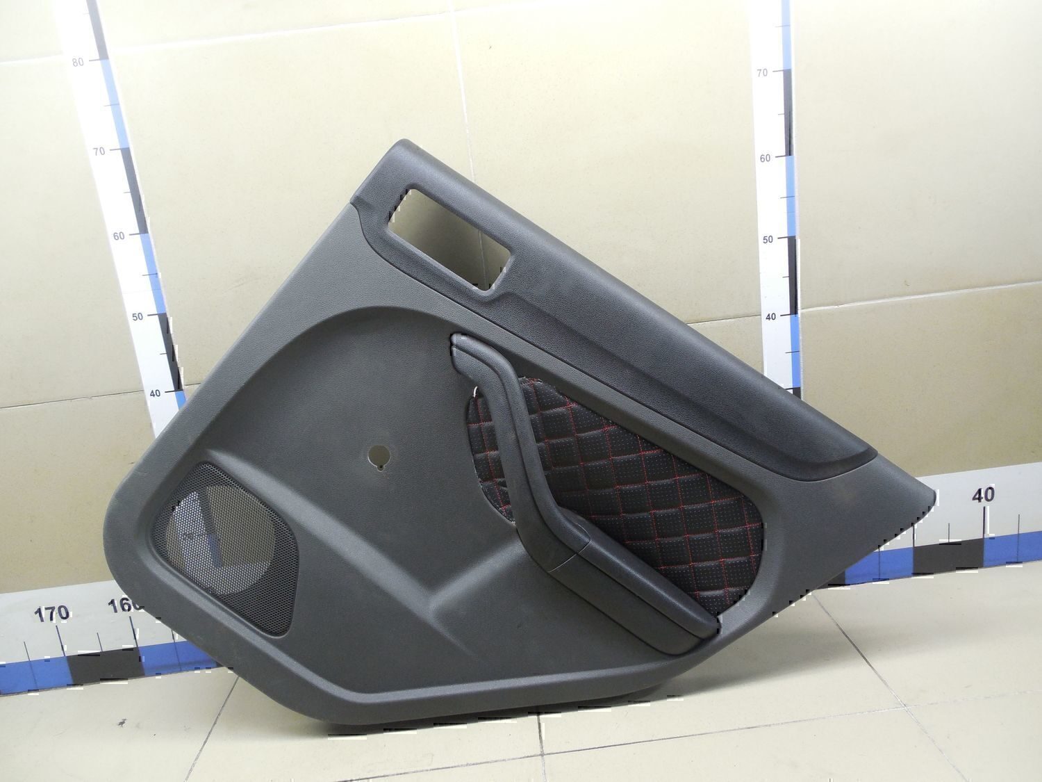 Обшивка двери задней правой FORD Focus II 2005-2008