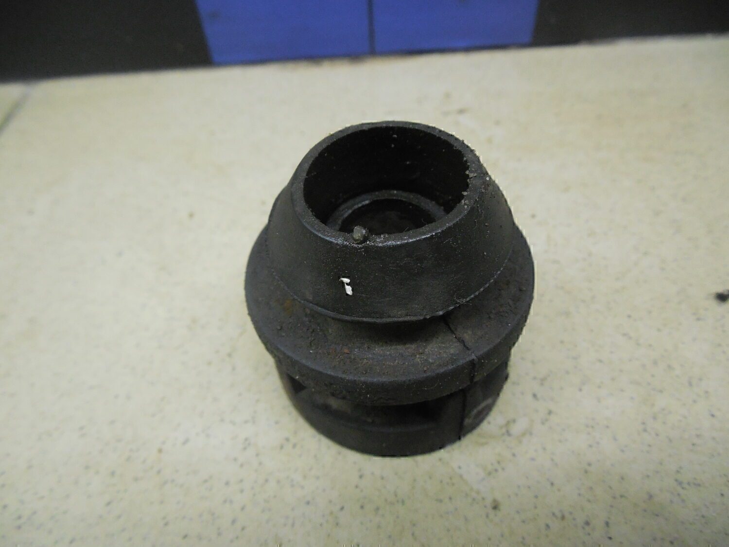 Подушка радиатора FORD Focus II 2005-2008