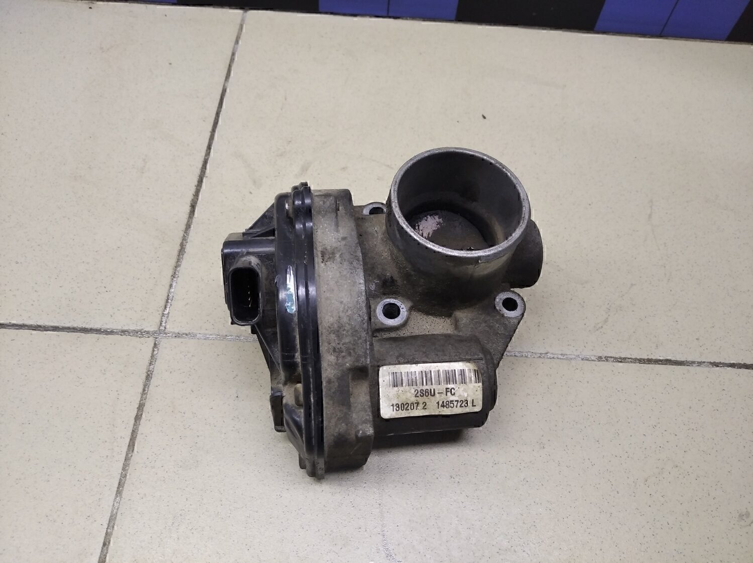 Заслонка дроссельная электрическая FORD Focus II 2005-2008