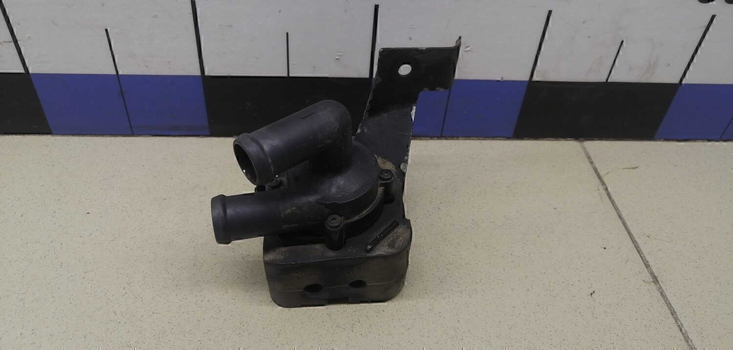 Насос водяной (помпа) BMW 5-серия F10/F11 2009>