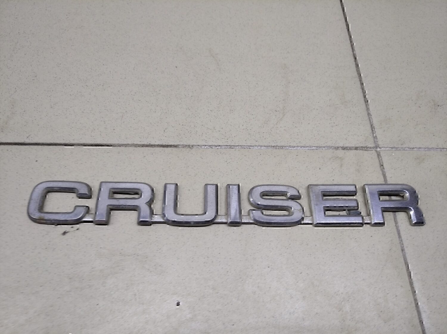 Эмблема на крышку багажника TOYOTA Land Cruiser (100) 1998-2007