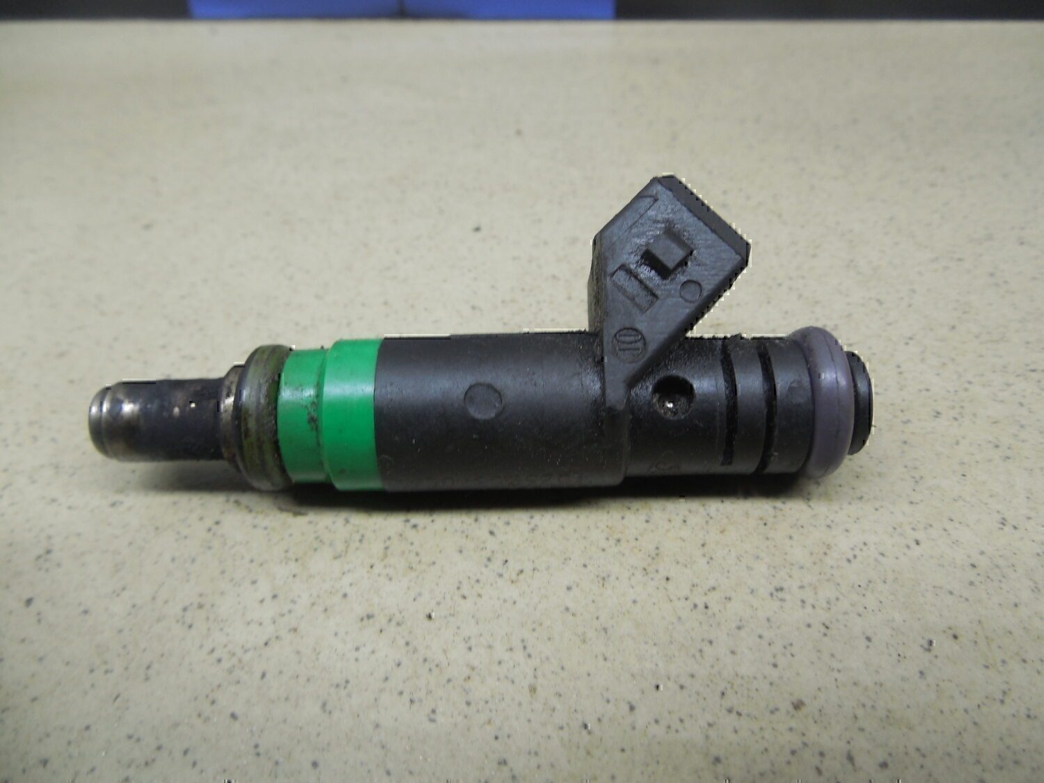 Форсунка инжекторная электрическая FORD Fiesta 1995-2000