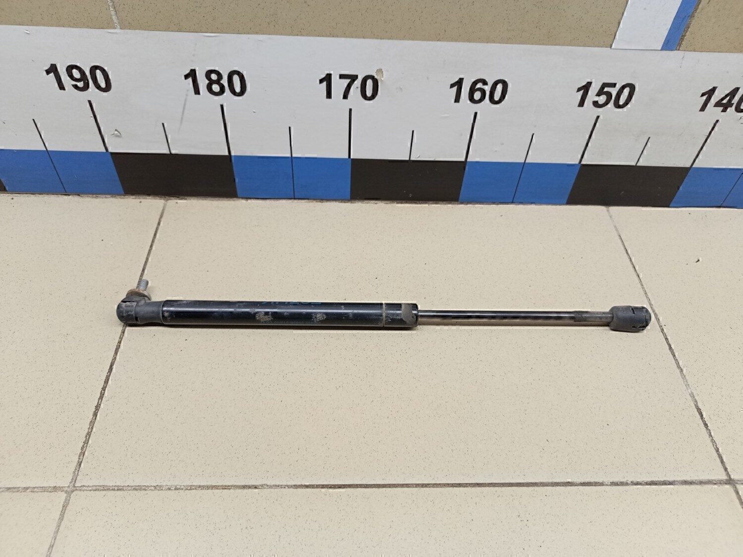 Амортизатор двери багажника BMW 5-serie GT F07 2009-2016