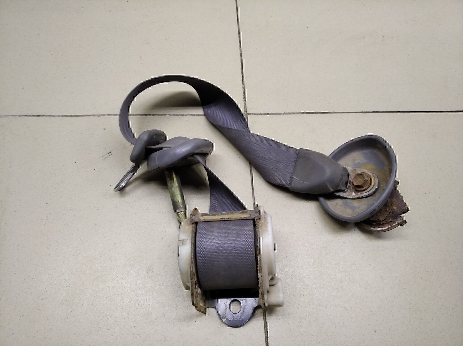 Ремень безопасности TOYOTA Land Cruiser (100) 1998-2007