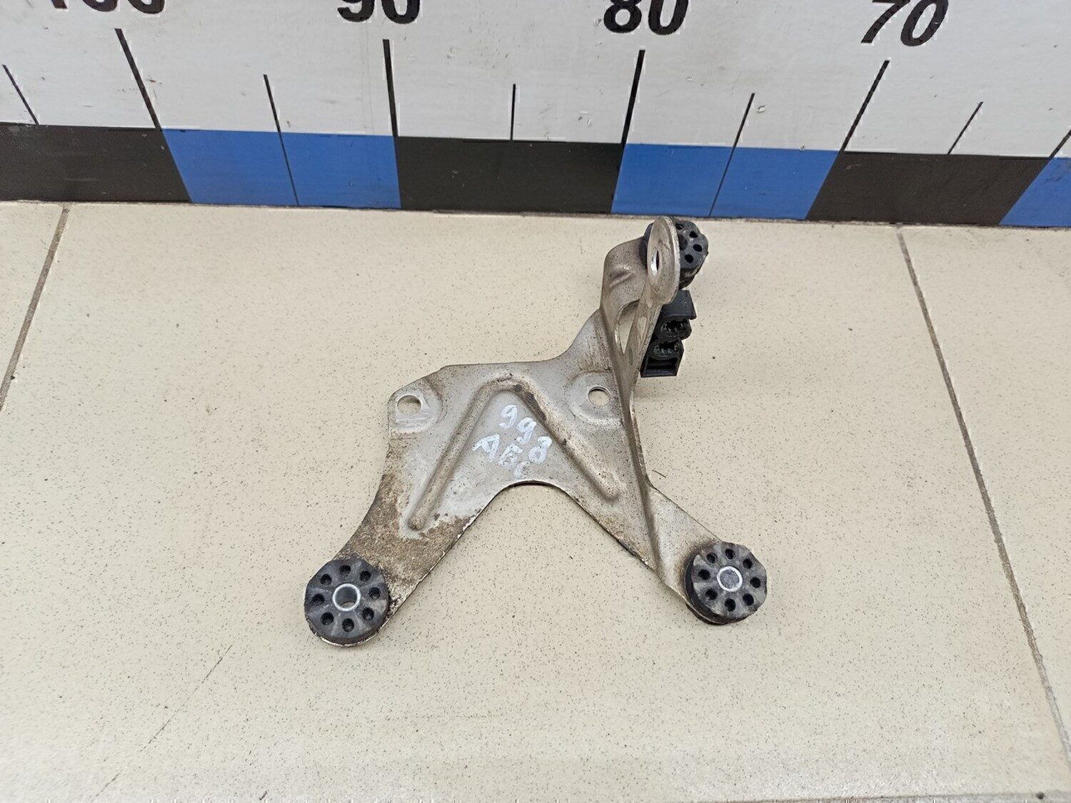 Кронштейн блока ABS (насос) BMW 5-серия F10/F11 2009>