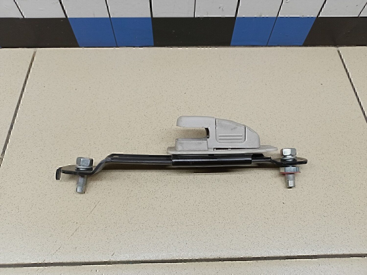 Механизм регулировки ремня безопасности NISSAN Juke (F15) 2011>