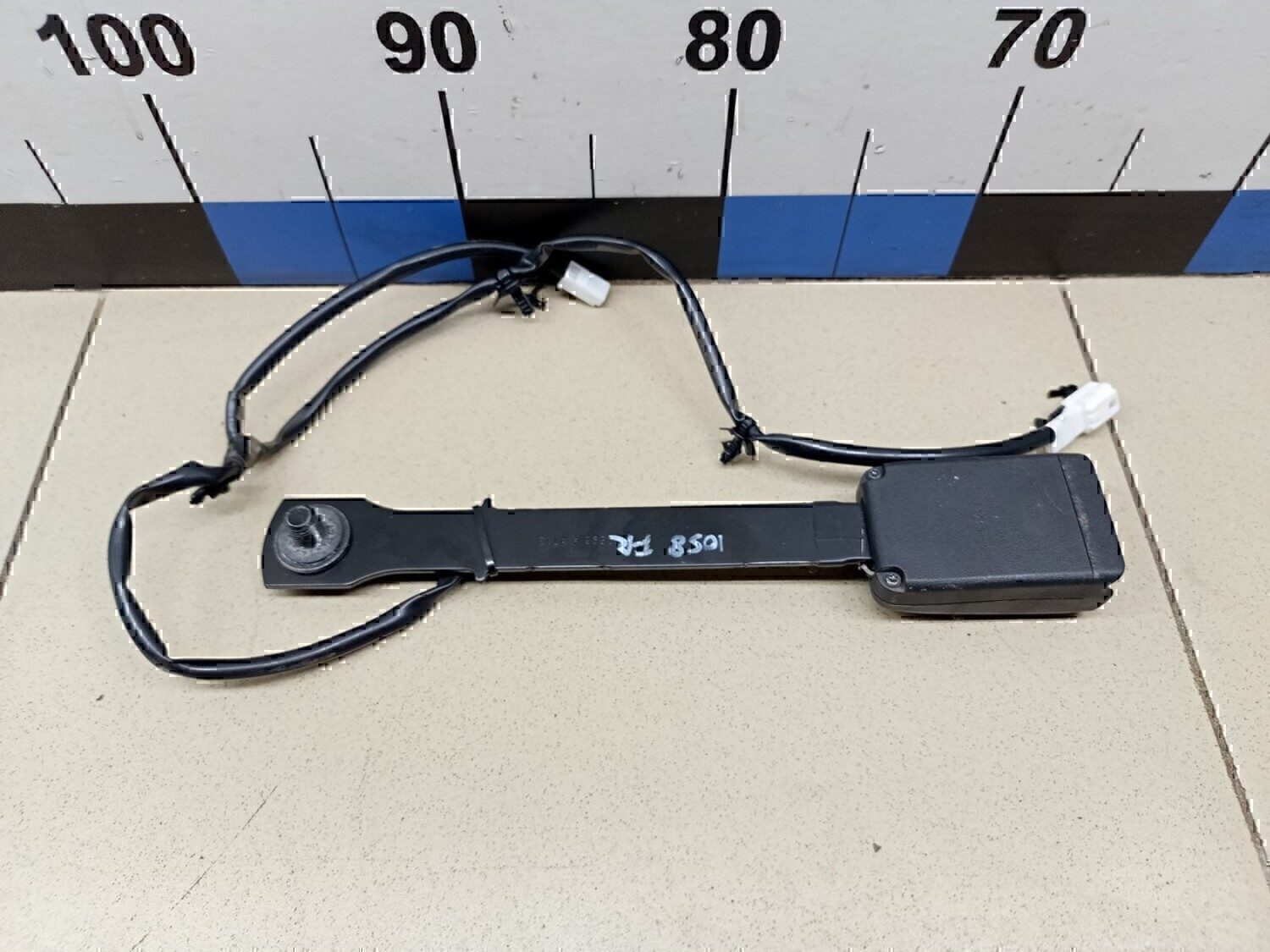 Ответная часть ремня безопасности NISSAN Juke (F15) 2011>