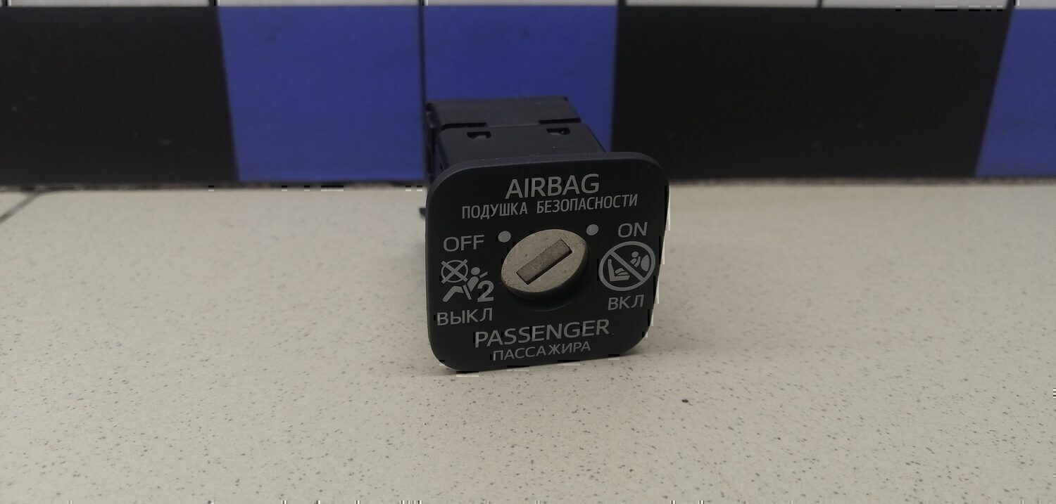 Выключатель TOYOTA RAV 4 2013-2019