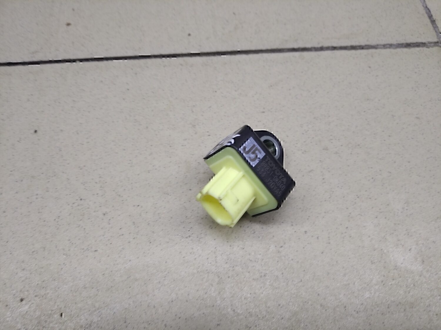 Датчик AIR BAG TOYOTA Hi Lux 2015>