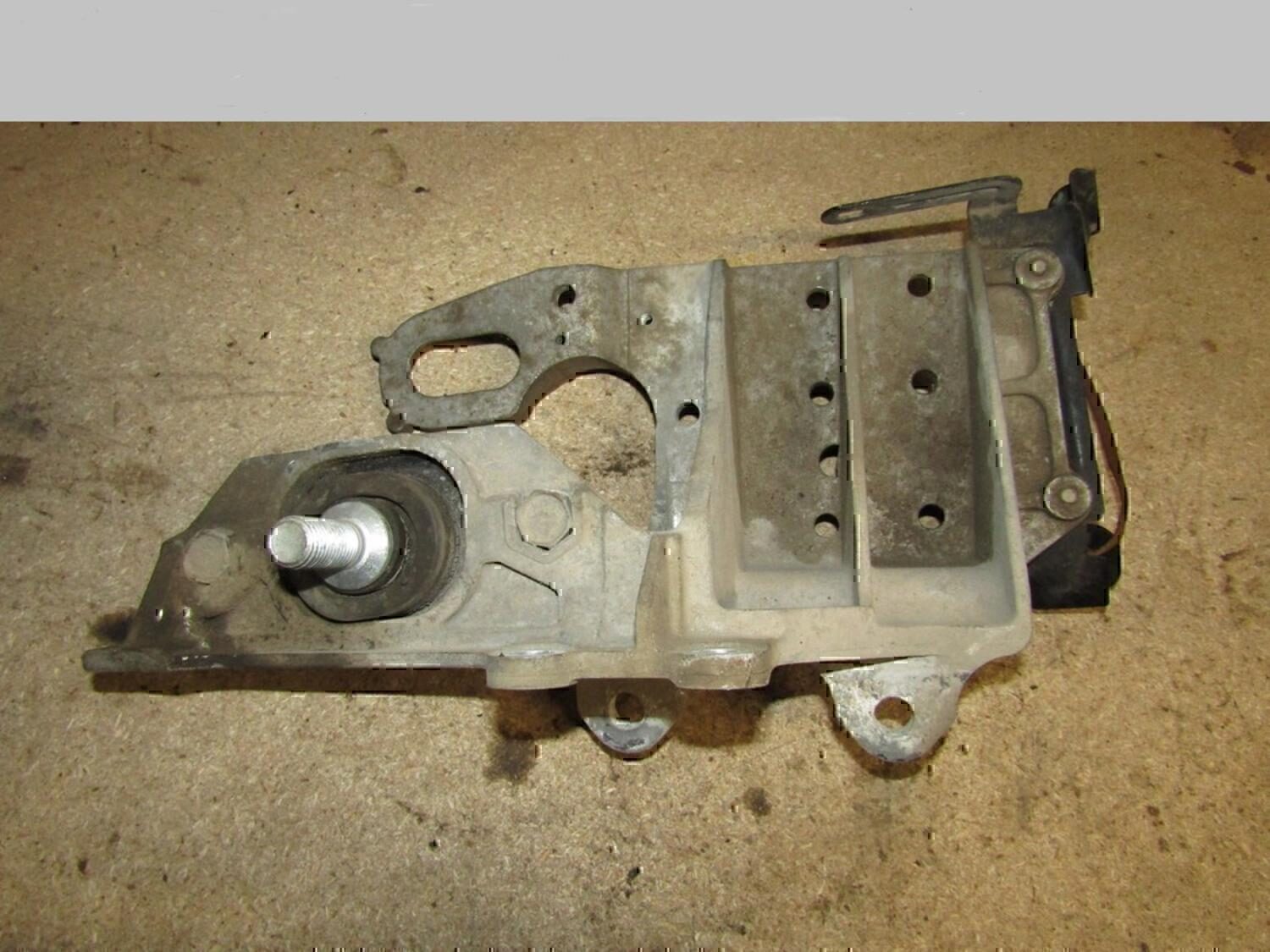 Опора КПП левая NISSAN Qashqai (J10) 2006-2014