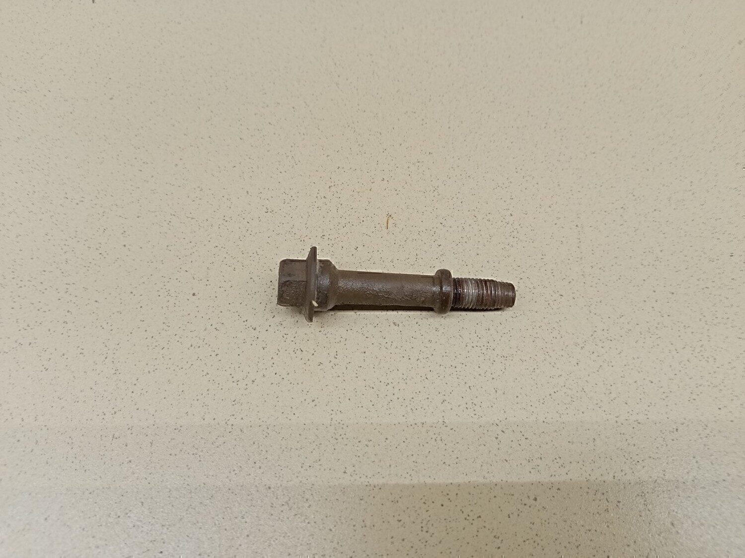 Болт подвески глушителя TOYOTA Avensis II 2003-2008